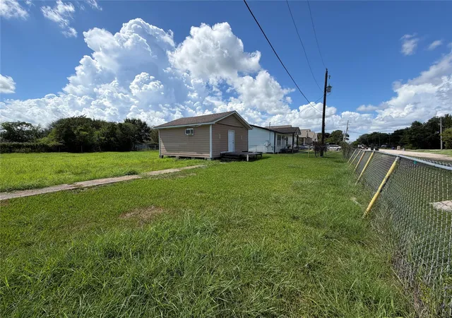 Photo 3 of Land for sale at 3007 Arkansas Ave, Dickinson, TX 77539 | MLS# 84545268 | Listing updated on 2026-09-18