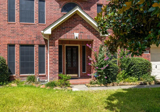 Photo 3 of Single family home for sale at 28851 Forest Hl Dr, Magnolia, TX 77355 | MLS# 32850504 | Listing updated on 2026-09-23