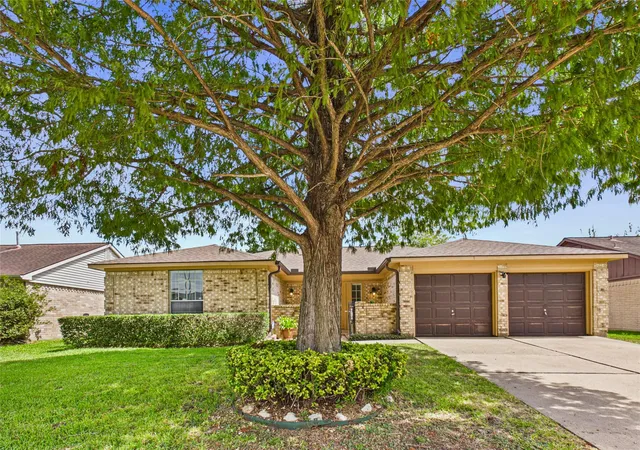 Photo 1 of Sale Pending at 3919 Sandlehurst Dr, Pasadena, TX 77504 | MLS# 2363510 | Listing updated on 2026-09-27