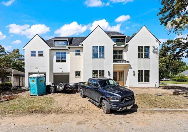 Single family home for sale at 418 Eleanor St, Houston, TX 77009 | MLS# 80459574