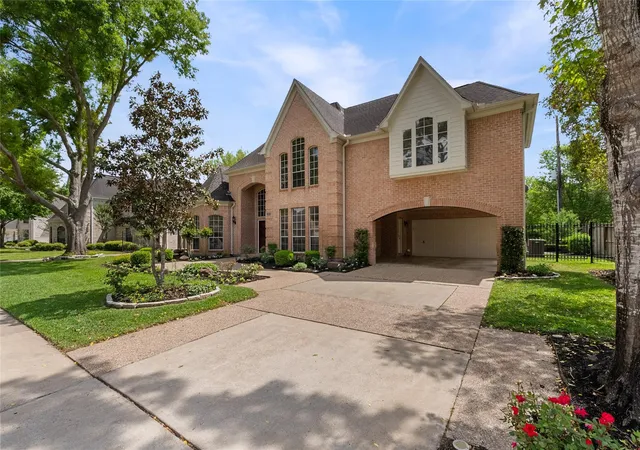 Photo 3 of Sale Pending at 21303 Kelliwood Greens Dr, Katy, TX 77450 | MLS# 47470808 | Listing updated on 2026-10-04