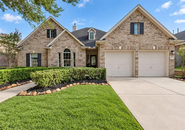 Photo 1 of Single family home for sale at 2827 Wimberly Knoll Ln, Richmond, TX 77406 | MLS# 47764943 | Listing updated on 2026-10-11