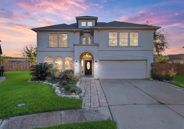 Photo 1 of Single family home for sale at 435 Twin Timbers Ln, Kemah, TX 77565 | MLS# 24852148 | Listing updated on 2026-09-20