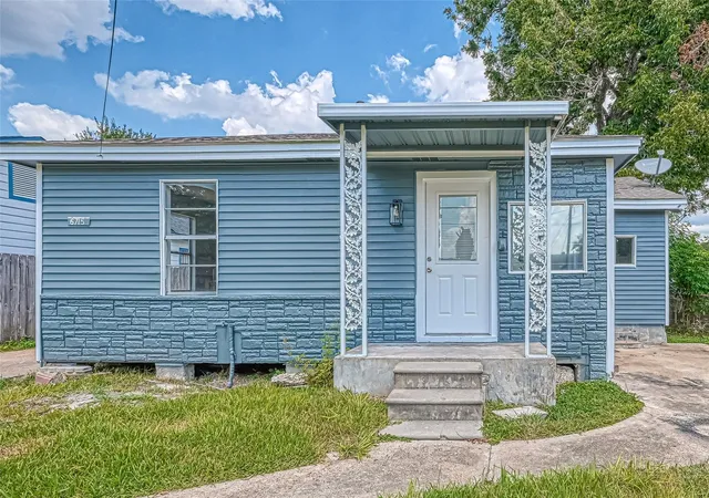 Photo 1 of Single family home for sale at 6715 Victoria St, Houston, TX 77020 | MLS# 45495321 | Listing updated on 2026-09-05
