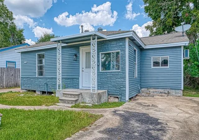 Photo 3 of Single family home for sale at 6715 Victoria St, Houston, TX 77020 | MLS# 45495321 | Listing updated on 2026-09-05