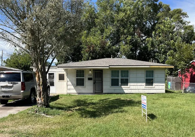 Photo 1 of Single family home for sale at 508 Honeysuckle Dr, La Marque, TX 77568 | MLS# 32764546 | Listing updated on 2026-09-15
