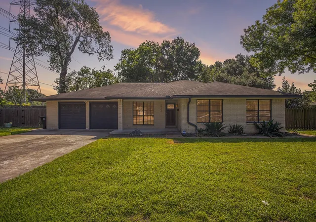 Photo 1 of Single family home for sale at 2902 Helberg Rd, Houston, TX 77092 | MLS# 69964531 | Listing updated on 2026-09-09