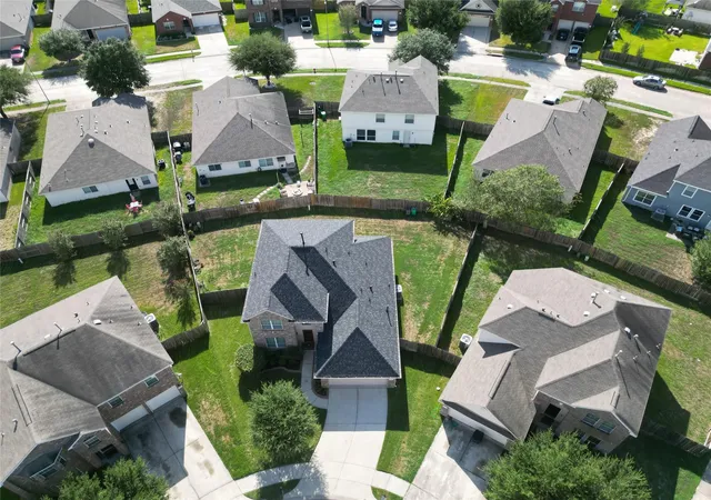 Photo 3 of Single family home for sale at 5207 Clipper Hl Ct, Spring, TX 77373 | MLS# 25468589 | Listing updated on 2026-09-17