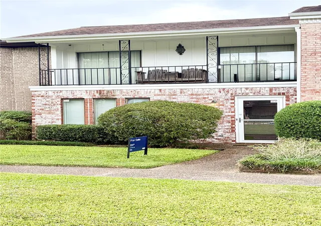 Photo 2 of Townhouse for sale at 1311 Town Cir #4, Baytown, TX 77520 | MLS# 44539975 | Listing updated on 2026-10-06