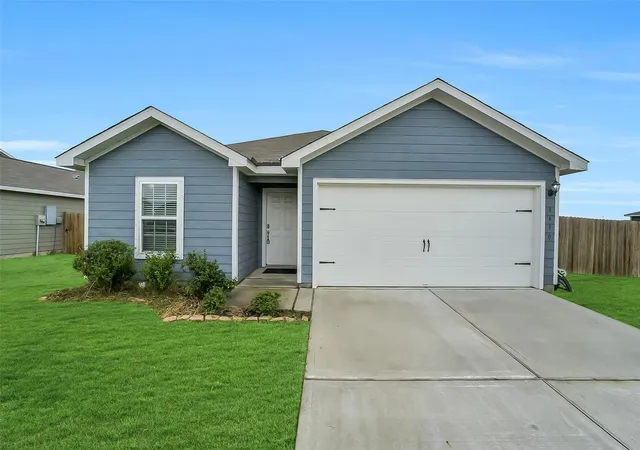 Photo 2 of Single family home for sale at 8430 Longshore Slope Rd, Baytown, TX 77523 | MLS# 30068964 | Listing updated on 2026-10-06