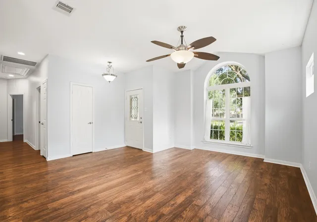 Photo 3 of Single family home for sale at 1945 Dorothy Ln, Sealy, TX 77474 | MLS# 56154956 | Listing updated on 2026-09-06
