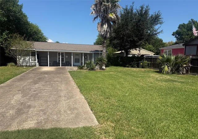 Photo 1 of Single family home for sale at 2446 Rue De Lafitte Dr, Dickinson, TX 77539 | MLS# 13455070 | Listing updated on 2026-10-05