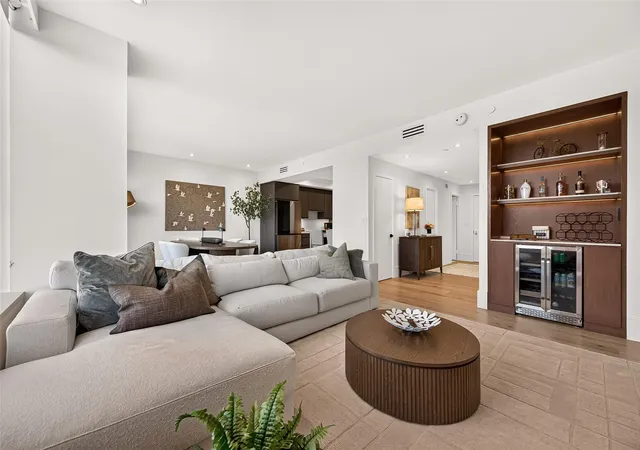 Photo 3 of Condo for sale at 5110 San Felipe St #32W, Houston, TX 77056 | MLS# 62693021 | Listing updated on 2026-09-23