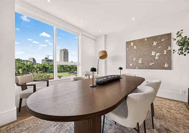 Listing Photo 5 - Condo for sale in building located at 5110 San Felipe St, Houston, TX 77056 - Unit #32W
