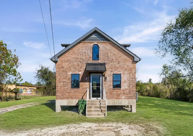 Photo 1 of Single family home for sale at 1420 Fm 1960, Dayton, TX 77535 | MLS# 4346300 | Listing updated on 2026-09-17