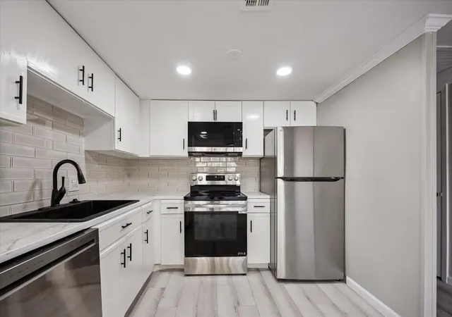 Photo 4 of Condo for sale at 2016 Main St #903, Houston, TX 77002 | MLS# 57504207 | Listing updated on 2026-09-03