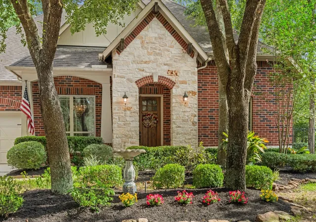 Photo 2 of Single family home for sale at 3 Blue Wildflower Pl, Magnolia, TX 77354 | MLS# 5615115 | Listing updated on 2026-10-08