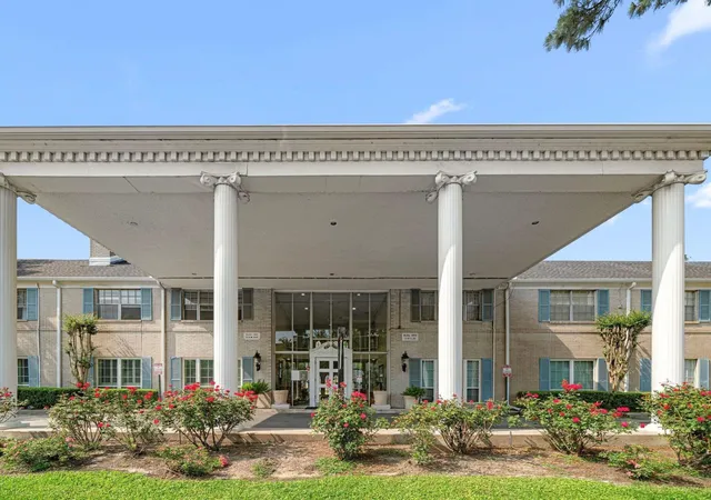 Photo 1 of Condo for sale at 2600 Bellefontaine St #D12, Houston, TX 77025 | MLS# 76549157 | Listing updated on 2026-09-23