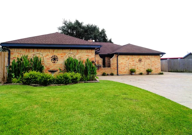 Photo 1 of Single family home for sale at 2502 20th Street N, Texas City, TX 77590 | MLS# 37475922 | Listing updated on 2026-09-11