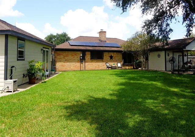 Photo 4 of Single family home for sale at 2502 20th Street N, Texas City, TX 77590 | MLS# 37475922 | Listing updated on 2026-09-11