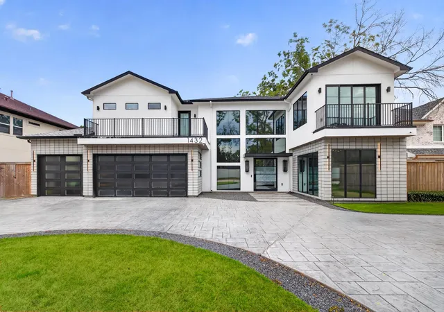 Photo 1 of Single family home for sale at 1432 Bingle Rd, Houston, TX 77055 | MLS# 31000853 | Listing updated on 2026-09-19