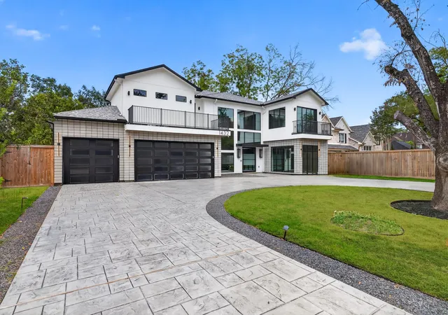 Photo 2 of Single family home for sale at 1432 Bingle Rd, Houston, TX 77055 | MLS# 31000853 | Listing updated on 2026-09-19