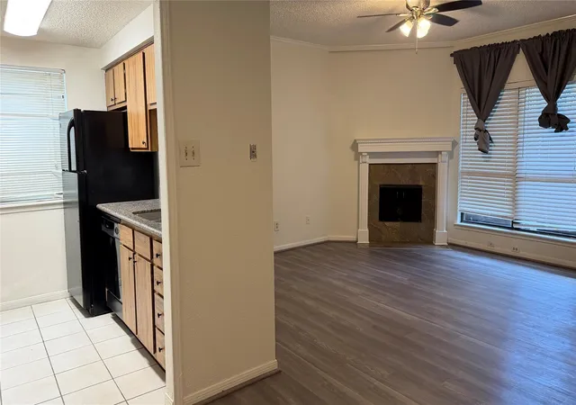 Photo 2 of Townhouse for sale at 5711 Sugar Hl Dr #39, Houston, TX 77057 | MLS# 32336877 | Listing updated on 2026-09-11