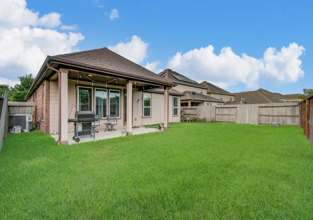 Photo 3 of Single family home for sale at 3307 Havenwood Chase Ln, Pearland, TX 77584 | MLS# 26904663 | Listing updated on 2026-09-11