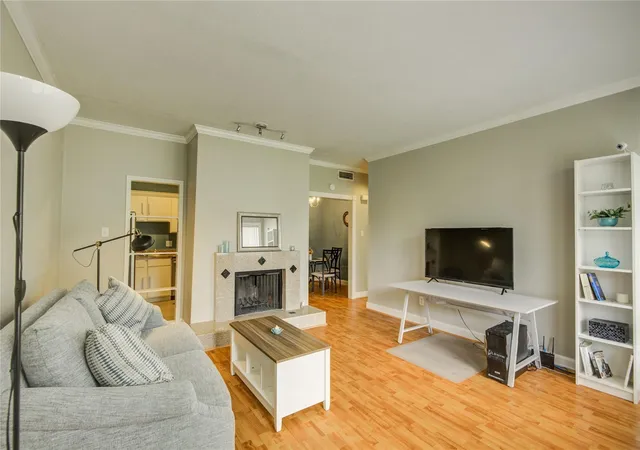 Photo 2 of Condo for sale at 2100 Tanglewilde St #349, Houston, TX 77063 | MLS# 42183593 | Listing updated on 2026-09-17