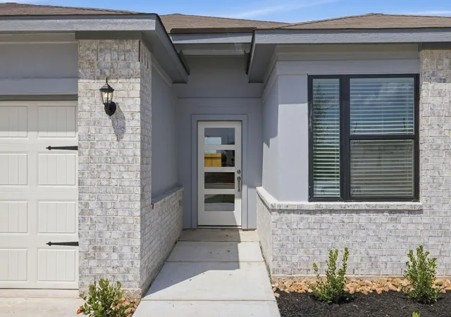 Photo 3 of Single family home for sale at 1613 Jean Meadow Dr, Rosenberg, TX 77471 | MLS# 66418924 | Listing updated on 2026-09-17