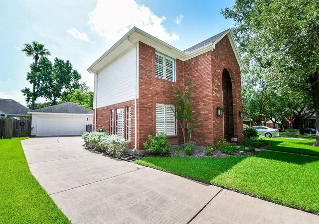 Photo 3 of Single family home for sale at 5430 Davids Bnd Dr, Sugar Land, TX 77479 | MLS# 74094349 | Listing updated on 2026-09-23