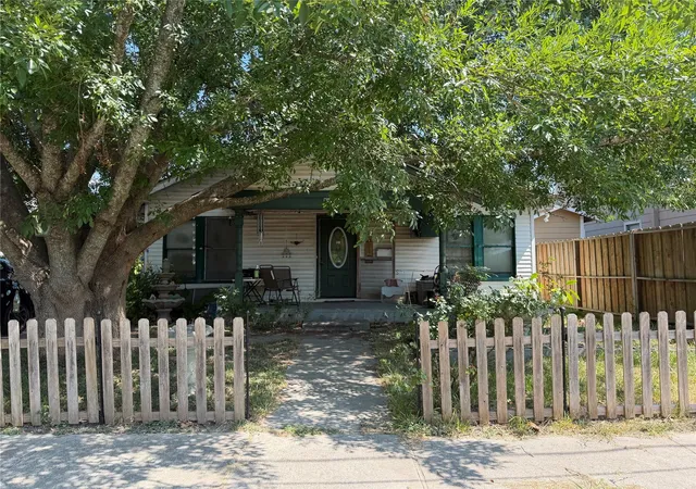 Photo 1 of Single family home for sale at 508 W Republic Ave, Baytown, TX 77520 | MLS# 40216558 | Listing updated on 2026-09-09