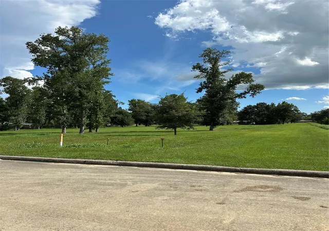 Photo 1 of Sale Pending at 1 Lovers Ln, Dayton, TX 77535 | MLS# 39720969 | Listing updated on 2026-10-09