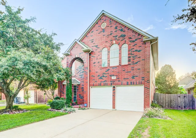 Photo 1 of Single family home for sale at 2706 Sun Beam Ct, Pearland, TX 77584 | MLS# 58225020 | Listing updated on 2026-09-19