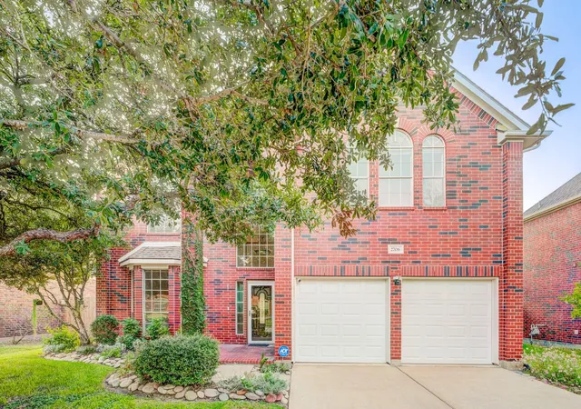 Photo 3 of Single family home for sale at 2706 Sun Beam Ct, Pearland, TX 77584 | MLS# 58225020 | Listing updated on 2026-09-19