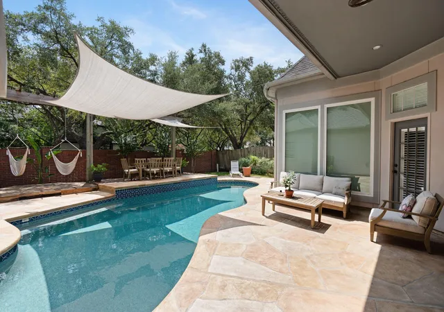 Photo 3 of Single family home for sale at 7027 Centre Oaks Dr, Houston, TX 77069 | MLS# 49339727 | Listing updated on 2026-09-12