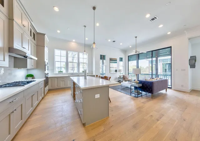 Photo 3 of Single family home for sale at 1004 Lamelia Ln, Houston, TX 77008 | MLS# 46732328 | Listing updated on 2026-09-19