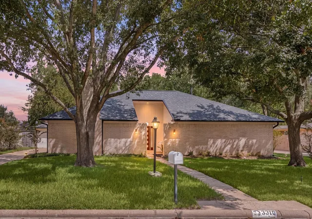 Photo 1 of Single family home for sale at 3310 Meadowcreek Dr, Missouri City, TX 77459 | MLS# 25583093 | Listing updated on 2026-09-19