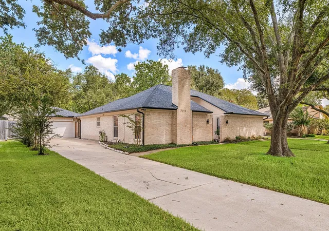 Photo 2 of Single family home for sale at 3310 Meadowcreek Dr, Missouri City, TX 77459 | MLS# 25583093 | Listing updated on 2026-09-19