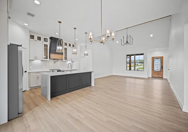 Photo 3 of Single family home for sale at 18752 Barrichello Dr, Conroe, TX 77306 | MLS# 39714400 | Listing updated on 2026-09-11