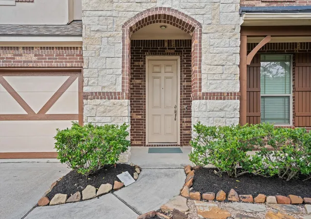 Photo 2 of Single family home for sale at 24431 Redrock Fls, Tomball, TX 77375 | MLS# 50858186 | Listing updated on 2026-10-06