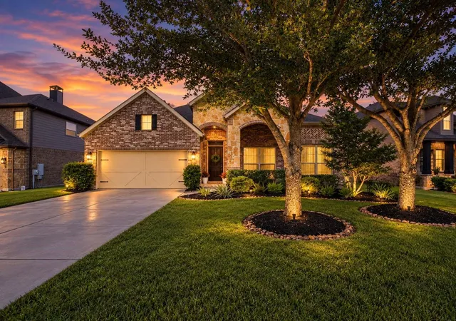 Photo 1 of Single family home for sale at 674 Cumberland Ridge Ln, League City, TX 77573 | MLS# 16059627 | Listing updated on 2026-10-10