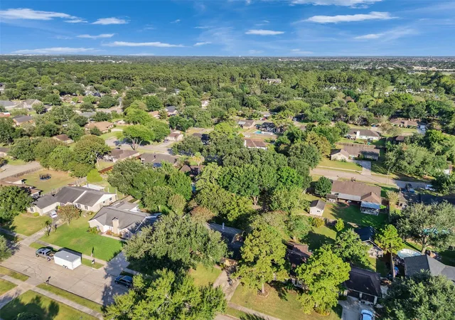 Photo 3 of Single family home for sale at 1208 Piney Woods Dr, Friendswood, TX 77546 | MLS# 39044104 | Listing updated on 2026-09-05