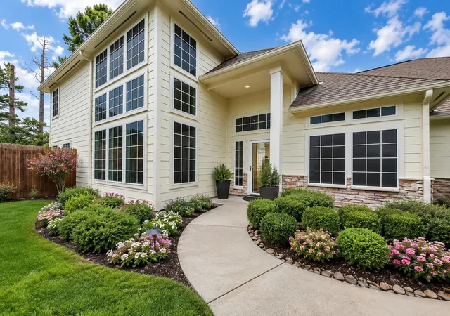 Photo 2 of Townhouse for sale at 10207 Thornleaf Ln, Houston, TX 77070 | MLS# 90863071 | Listing updated on 2026-09-19