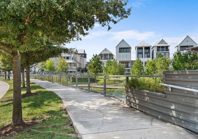 Photo 2 of Sale Pending at 8743 Oak Kolbe Ln, Houston, TX 77080 | MLS# 20972880 | Listing updated on 2026-10-08