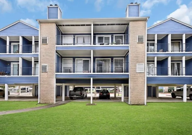 Condo for sale at 18519 Egret Bay Blvd #1803, Houston, TX 77058 | MLS# 75785153