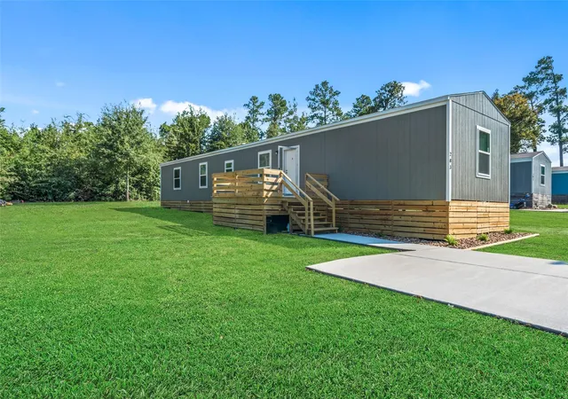 Photo 1 of Single family home for sale at 283 W Lone Oak, Onalaska, TX 77360 | MLS# 45622296 | Listing updated on 2026-09-12