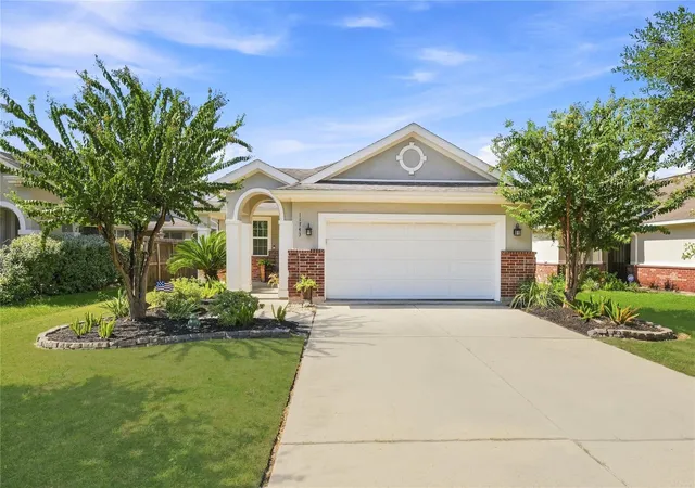 Photo 3 of Single family home for sale at 11743 Champions Gate Dr, Dayton, TX 77535 | MLS# 33126983 | Listing updated on 2026-09-15