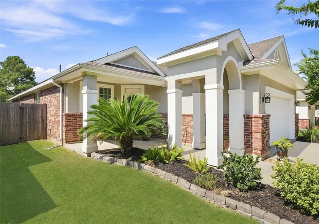 Photo 3 of Single family home for sale at 11743 Champions Gate Dr, Dayton, TX 77535 | MLS# 33126983 | Listing updated on 2026-09-15