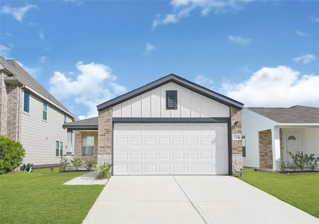 Photo 2 of Single family home for sale at 5325 Basquiat Dr, Houston, TX 77048 | MLS# 33193974 | Listing updated on 2026-09-12